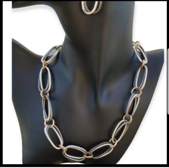 VINTAGE TRI COLORED GOLD, SILVER & DARK GREY ALUMINIUM CHAIN NECKLACE & EARRINGS - Picture 3 of 5